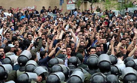 Protestors for regime change confronting police, Tehran, June 25, 2018