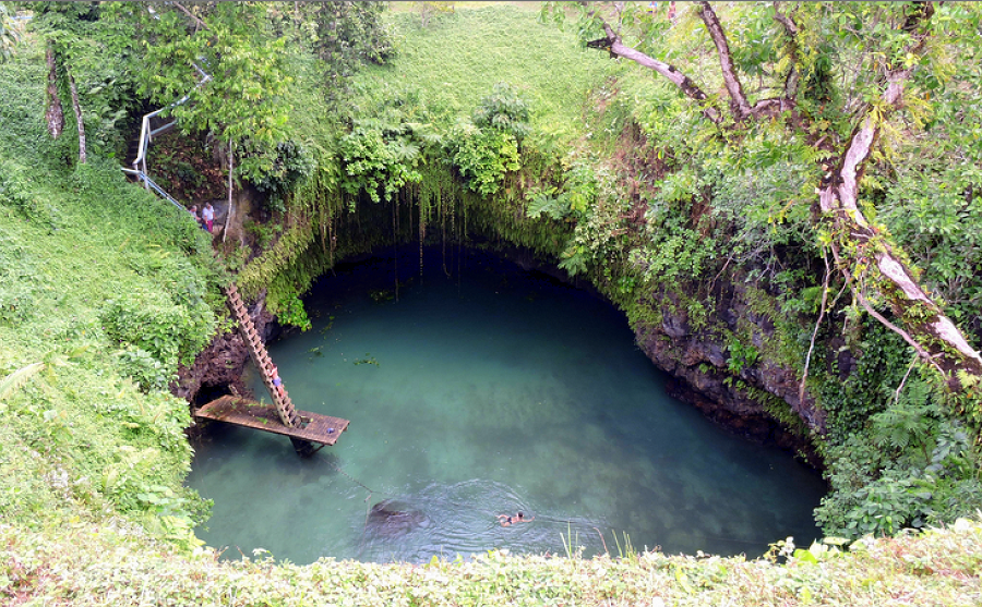 samoa-swimhole