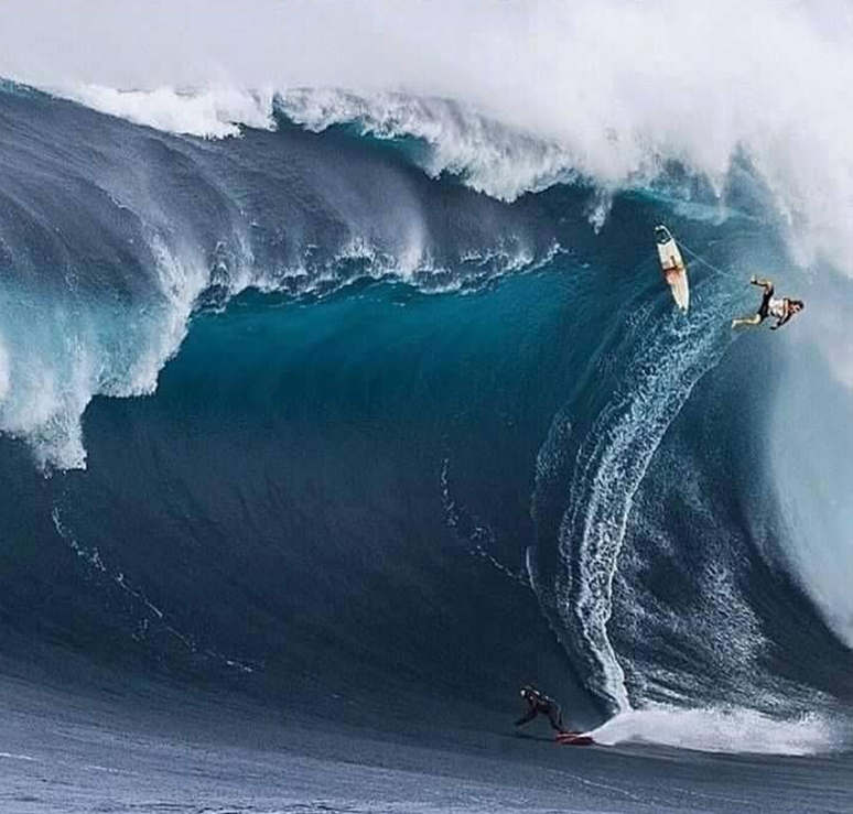 giant-wave-wipe-out