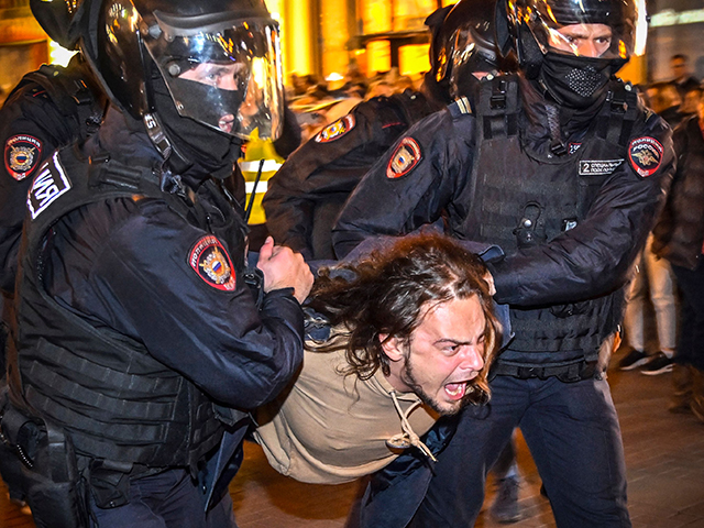 russ-protest-arrest