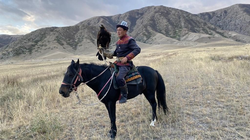 kyrghiz-eagle-hunter