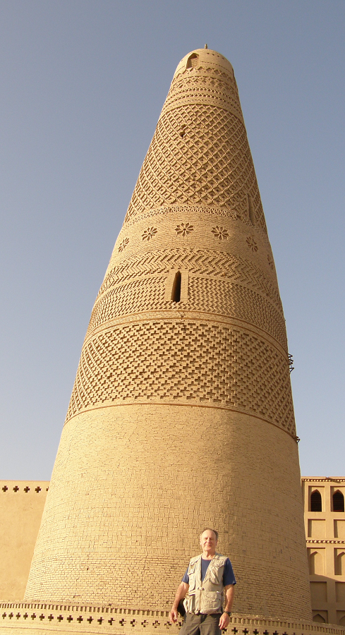 jw-at-emin-minaret-in-turfan