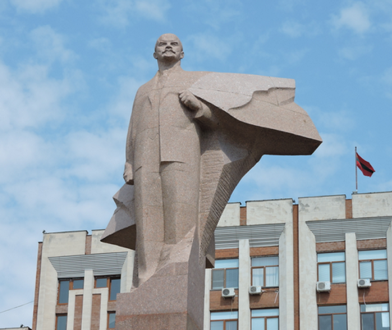 Giant statute of Lenin in Tiraspol, Transnistria