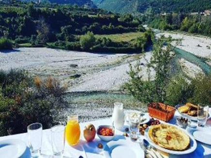 albanian-picnic-view