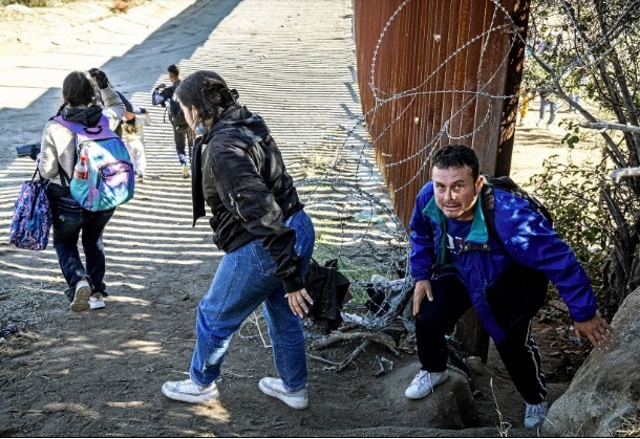 illegals-crossing