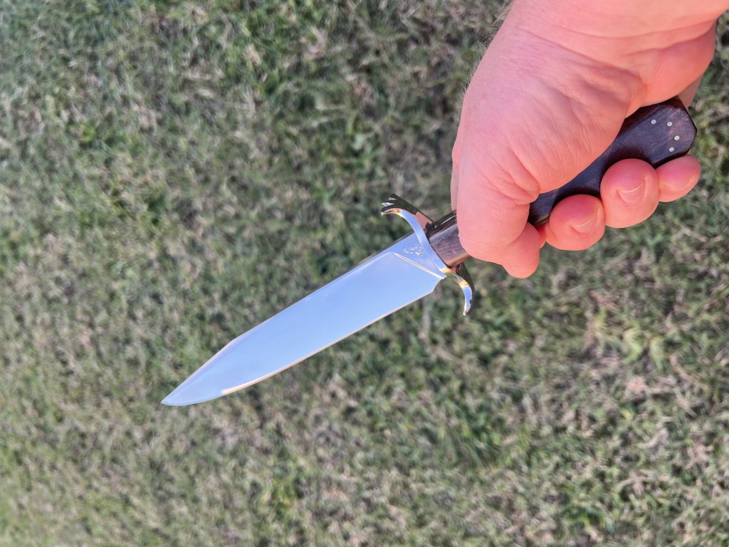 bowie-with-two-fleur-de-lis-guard